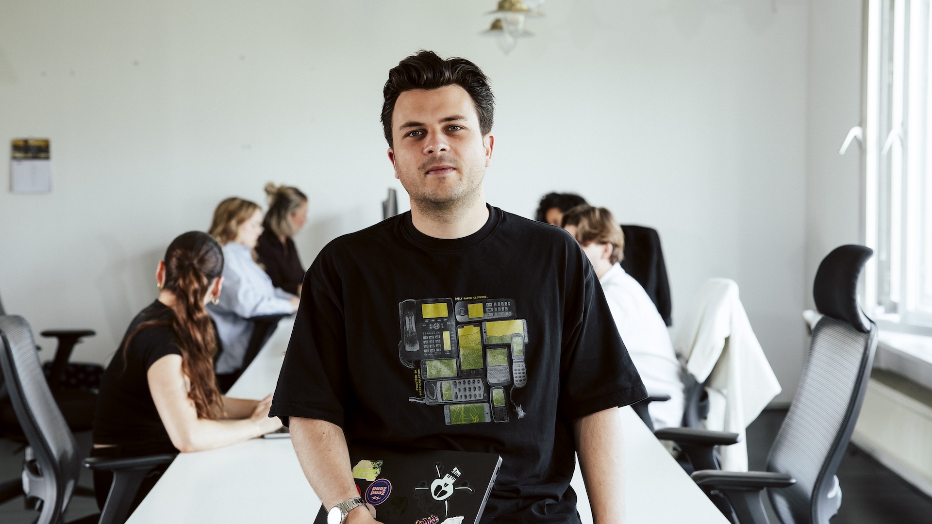 Zo kopen jongeren anno 2025 volgens social media expert Jasper Dockx: 'De klassieke marketingfunnel is irrelevant' | Forbes België